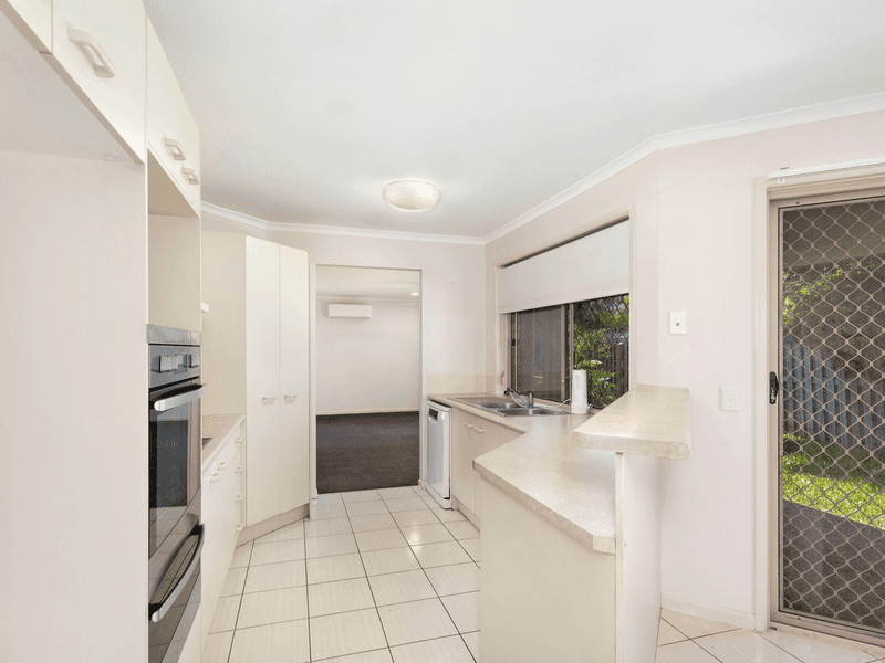 6 Swinburne Street, VARSITY LAKES, QLD 4227