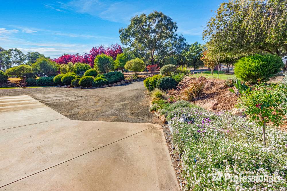 4 Kapooka Road, San Isidore, NSW 2650
