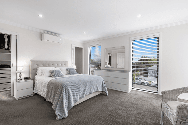 54 Seabreeze Road, Manly West, QLD 4179