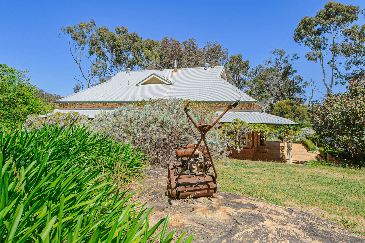 200 Carter Road, THE LAKES, WA 6556