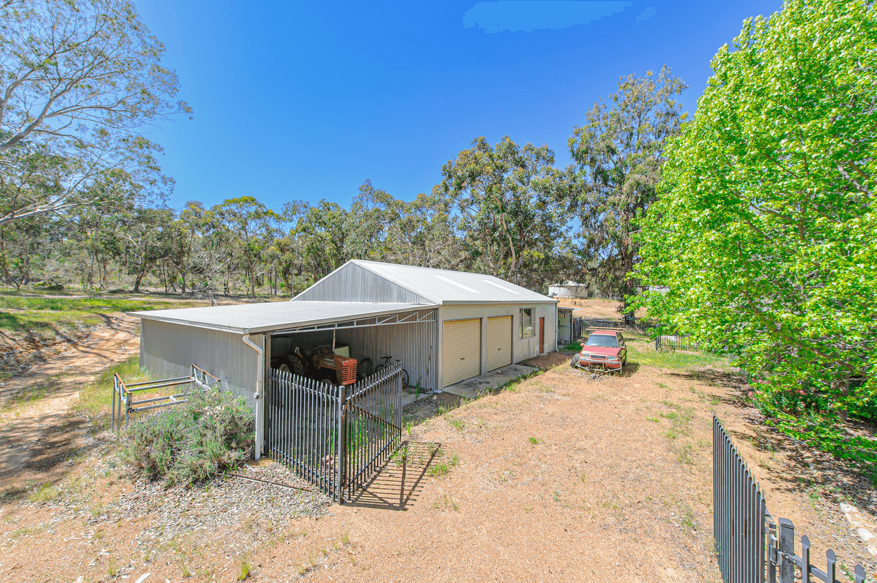 200 Carter Road, THE LAKES, WA 6556