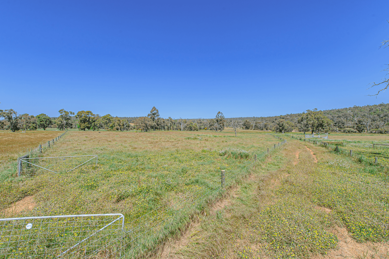 200 Carter Road, THE LAKES, WA 6556