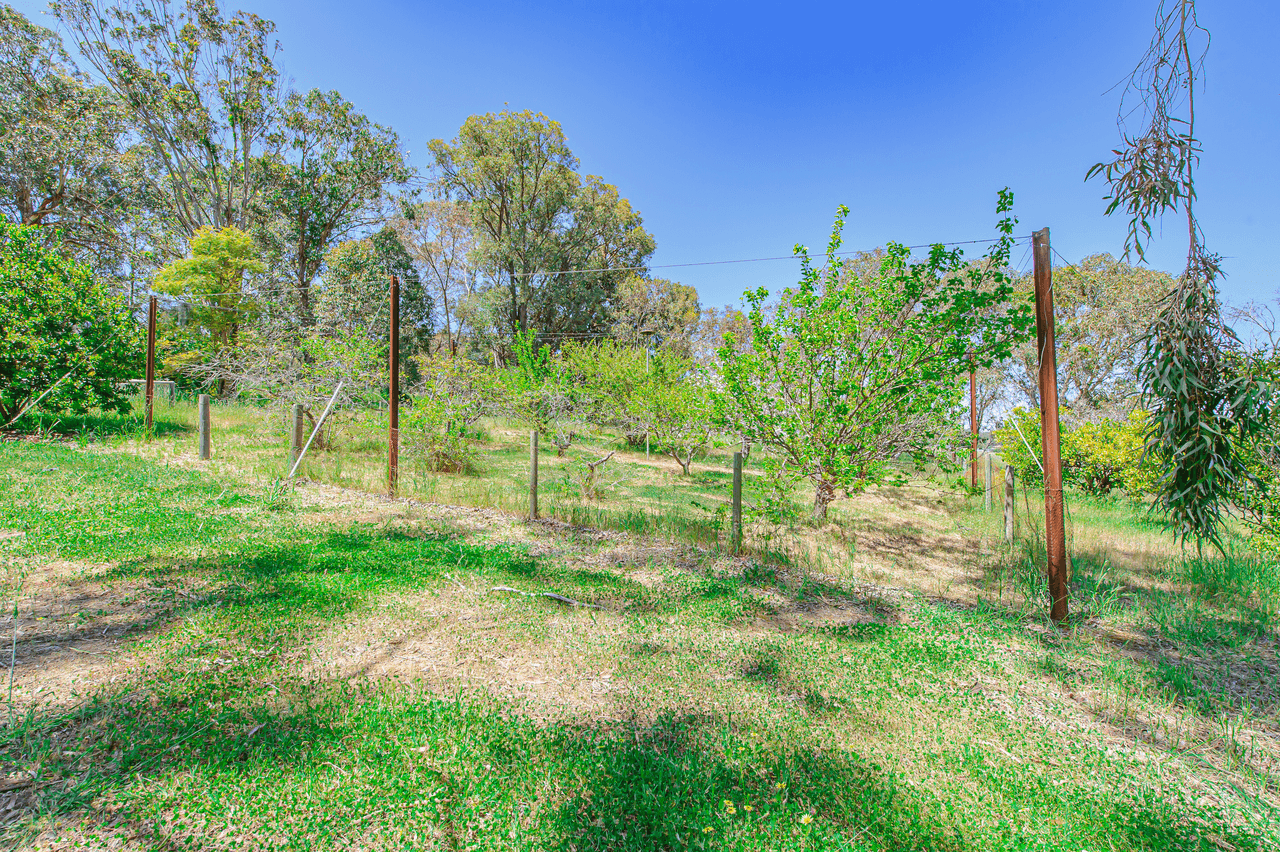 200 Carter Road, THE LAKES, WA 6556