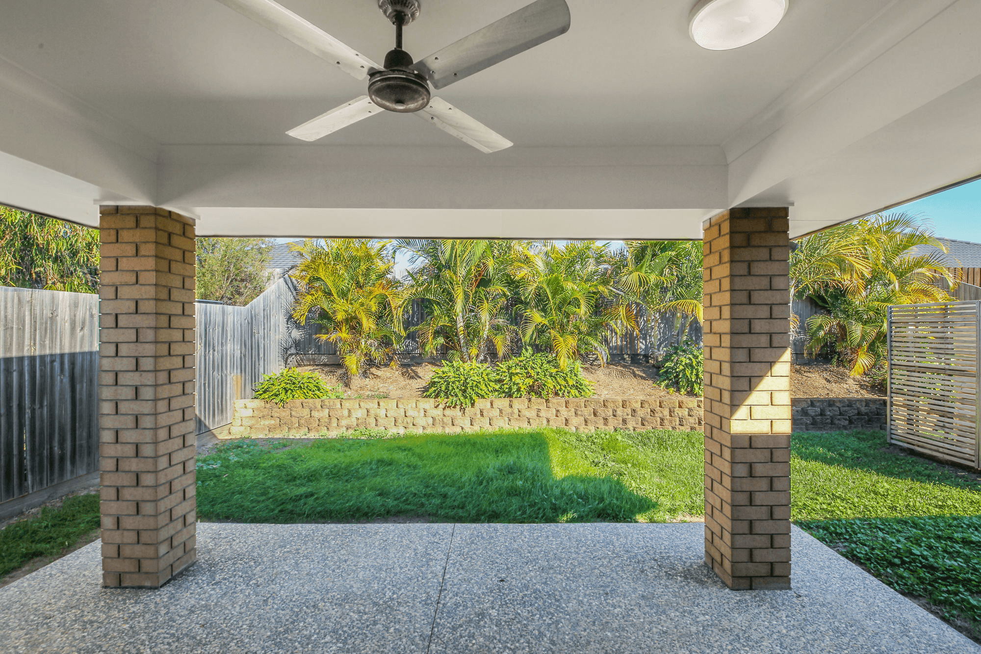 16 Merivale Avenue, ORMEAU HILLS, QLD 4208