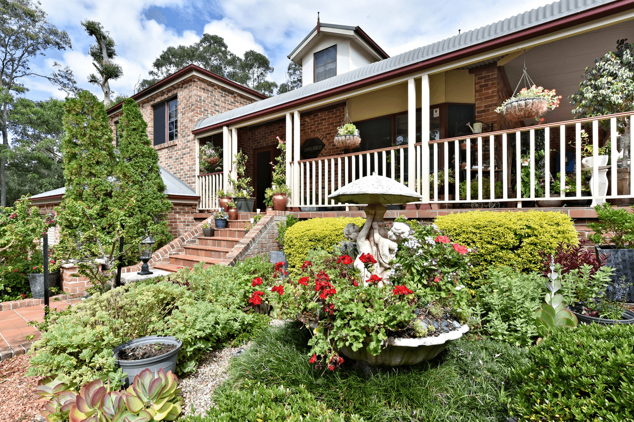 6 Oak Cl, Fletcher, NSW 2287