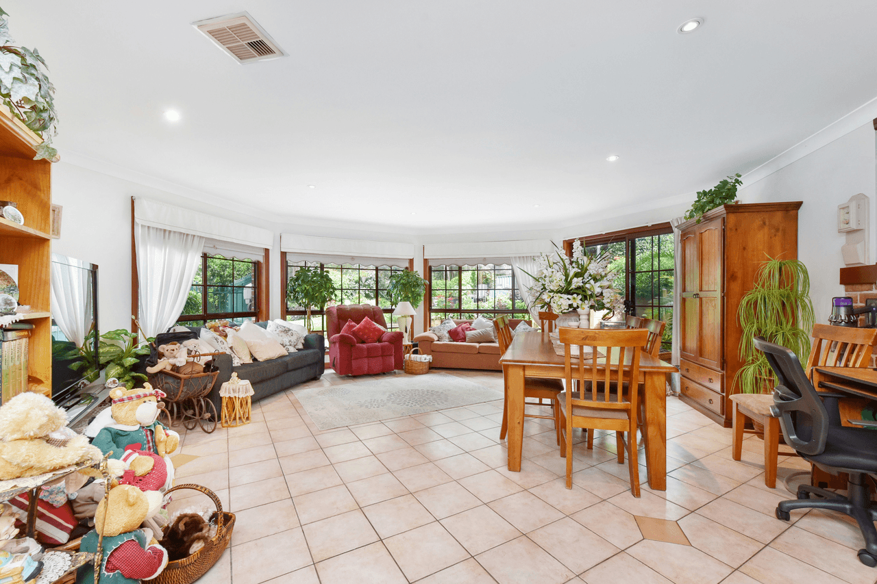 6 Oak Cl, Fletcher, NSW 2287