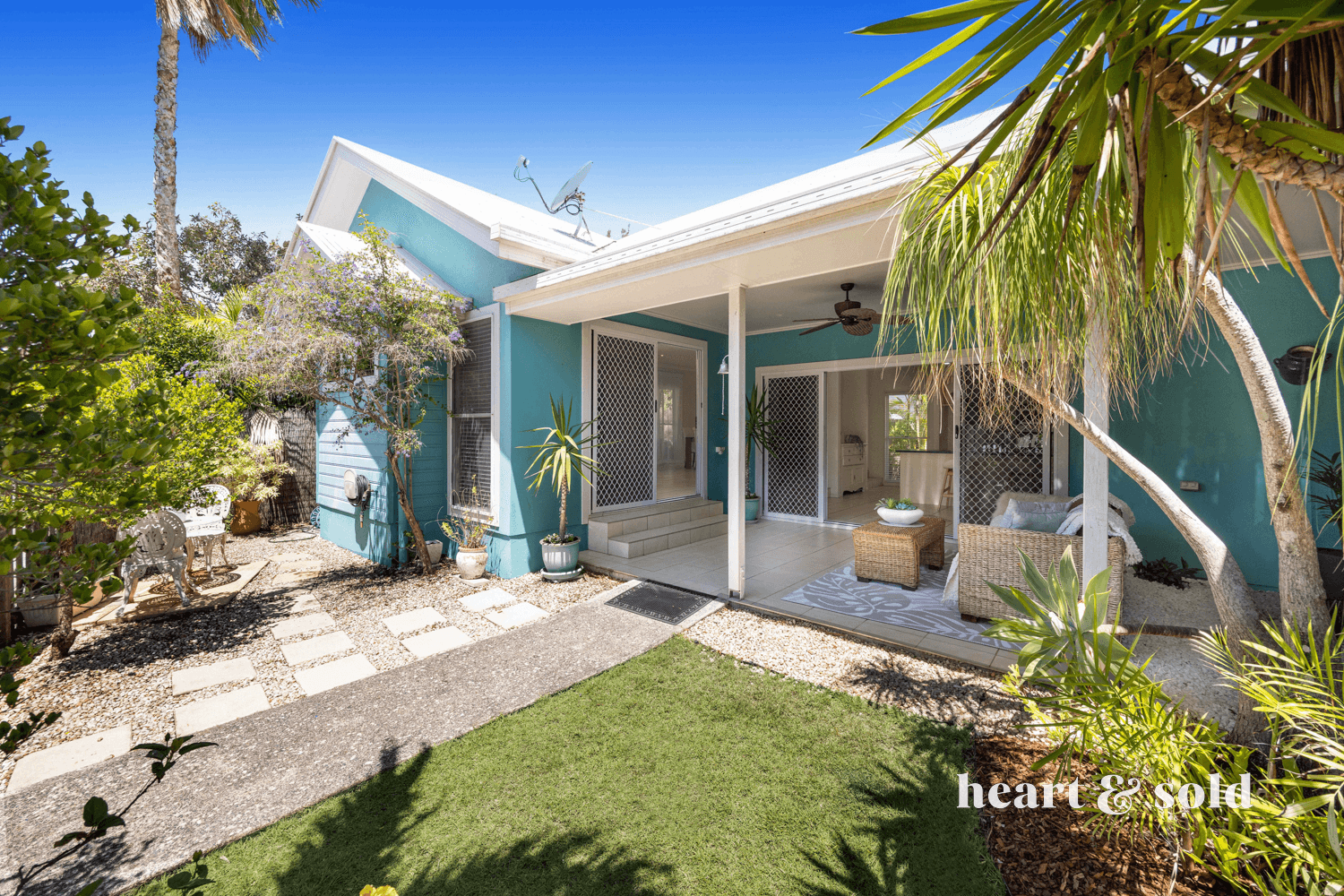 1 Lakedrive Crescent, MARCOOLA, QLD 4564