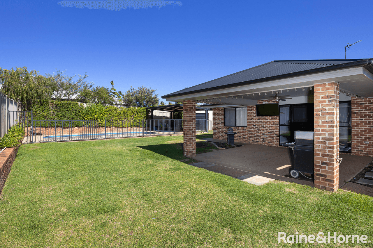 8 Werribee Road, BOURKELANDS, NSW 2650