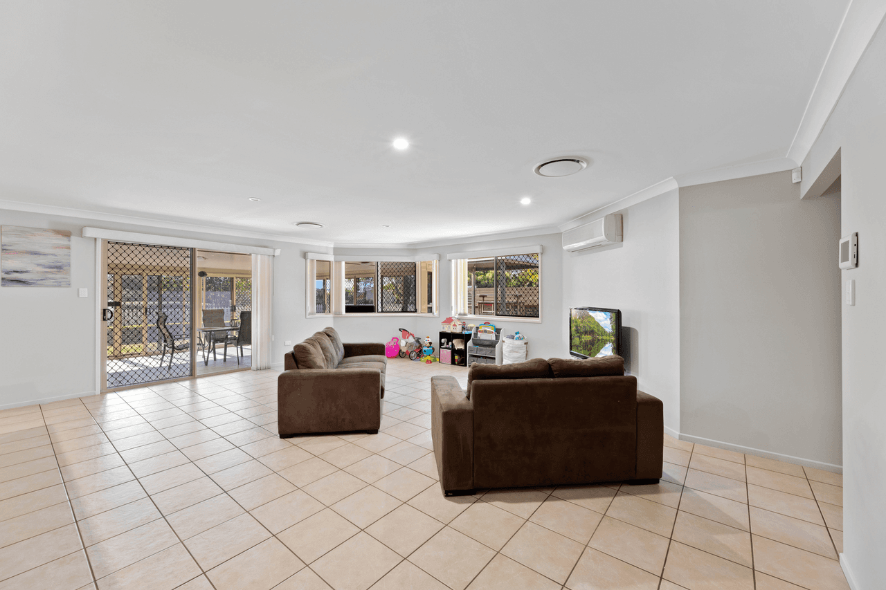 71 Cotswold Hills Drive, COTSWOLD HILLS, QLD 4350