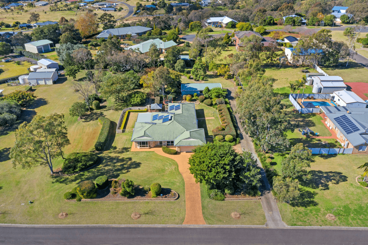 71 Cotswold Hills Drive, COTSWOLD HILLS, QLD 4350