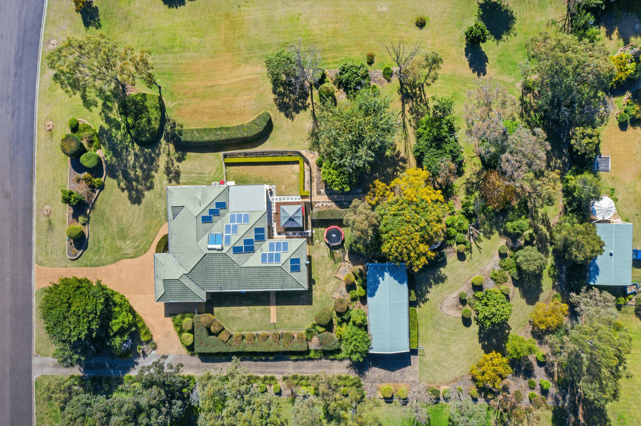 71 Cotswold Hills Drive, COTSWOLD HILLS, QLD 4350