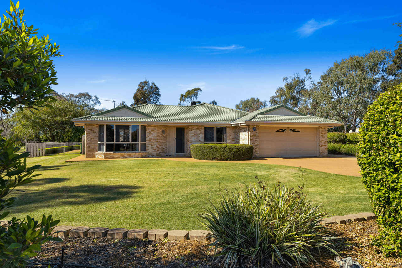 71 Cotswold Hills Drive, COTSWOLD HILLS, QLD 4350