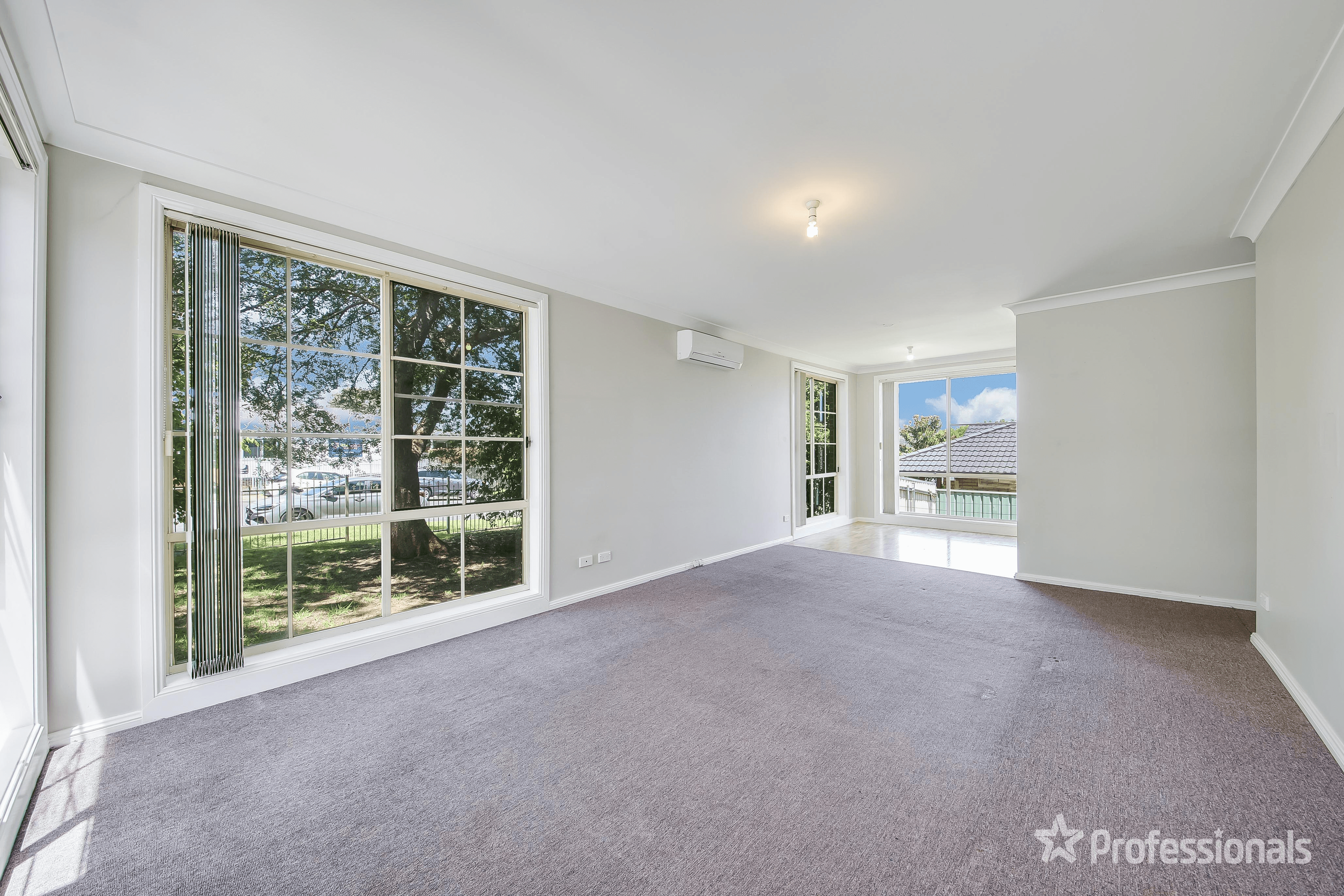 1/1A McIntosh Street, THE OAKS, NSW 2570