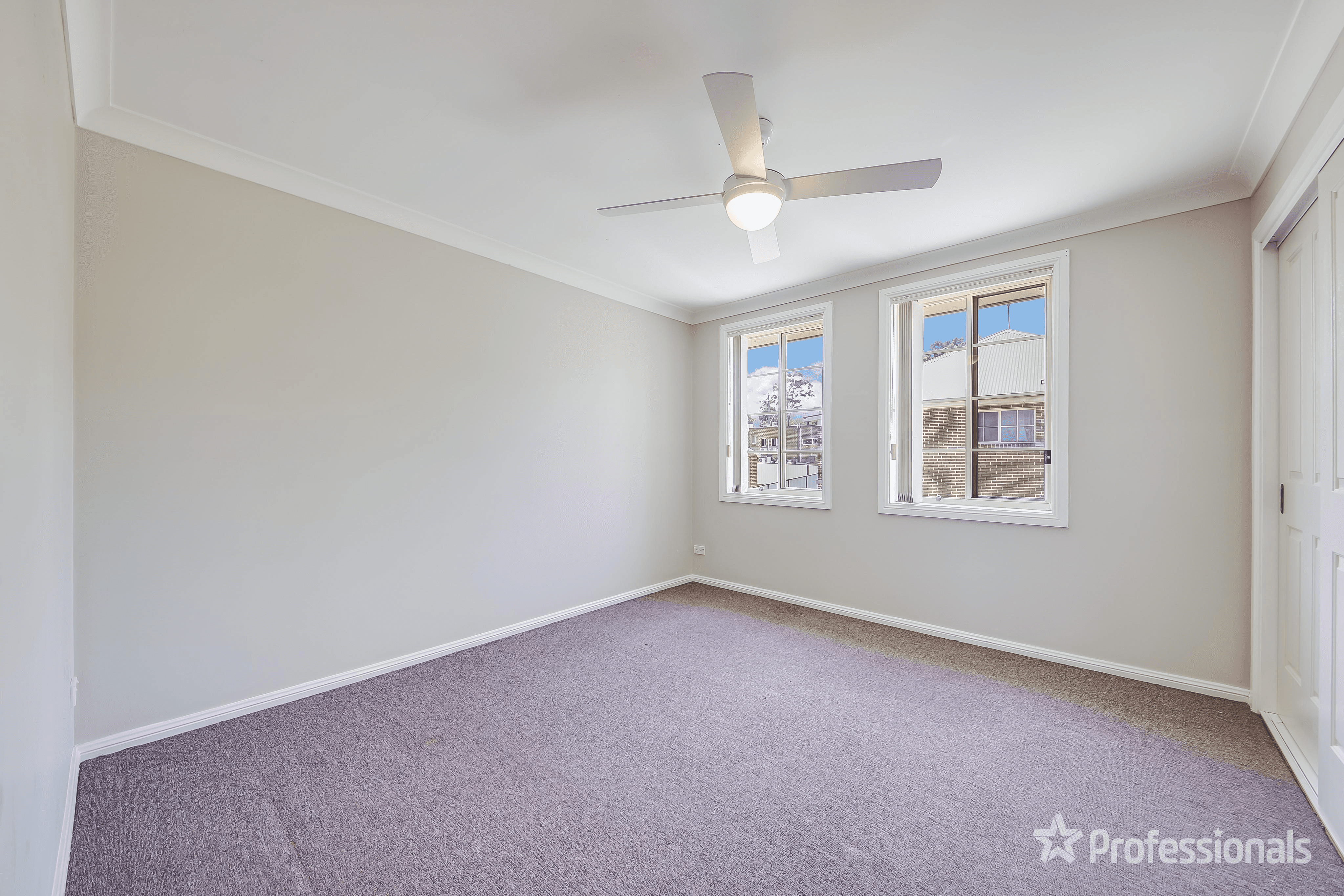 1/1A McIntosh Street, THE OAKS, NSW 2570