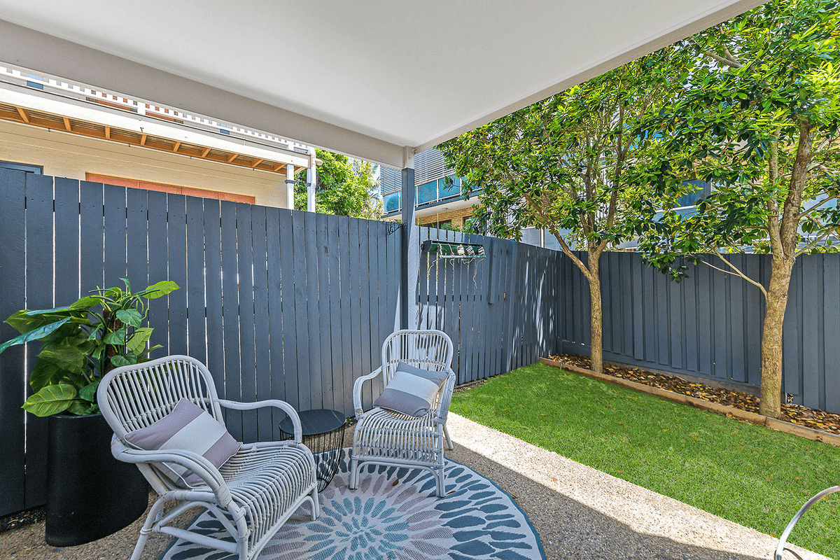 2/17 Blake Street, WOOLOOWIN, QLD 4030