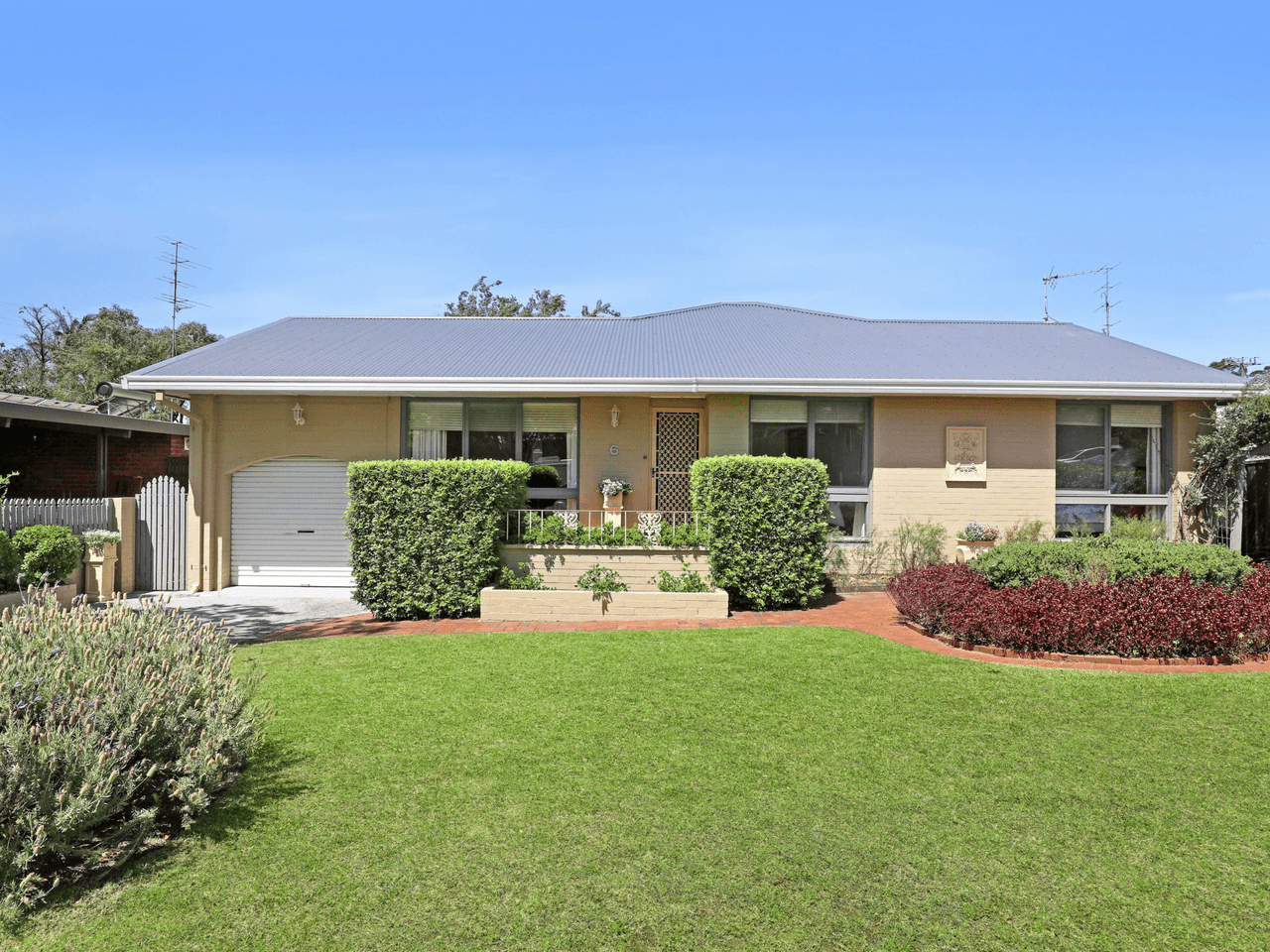 6 Nioka Ave, KEIRAVILLE, NSW 2500