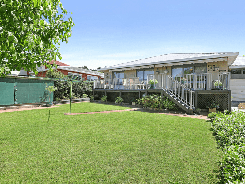 6 Nioka Ave, KEIRAVILLE, NSW 2500