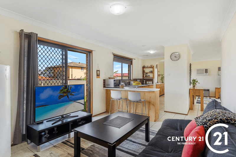 13 Lindum Place, St Johns Park, NSW 2176