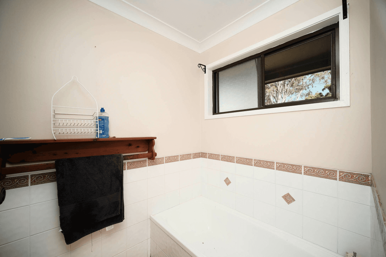 6 Cowper St, Nabiac, NSW 2312