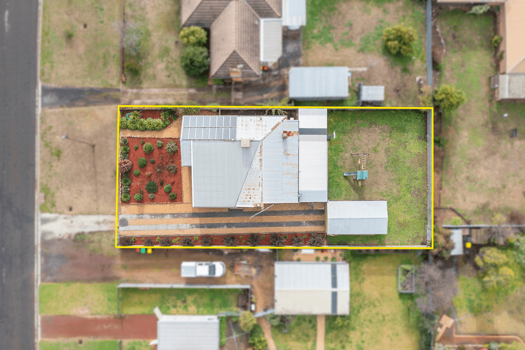 4  Holland Street, EUROA, VIC 3666