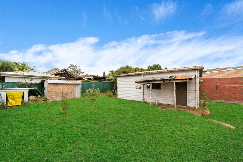 807 Henry Lawson Drive, Picnic Point, NSW 2213