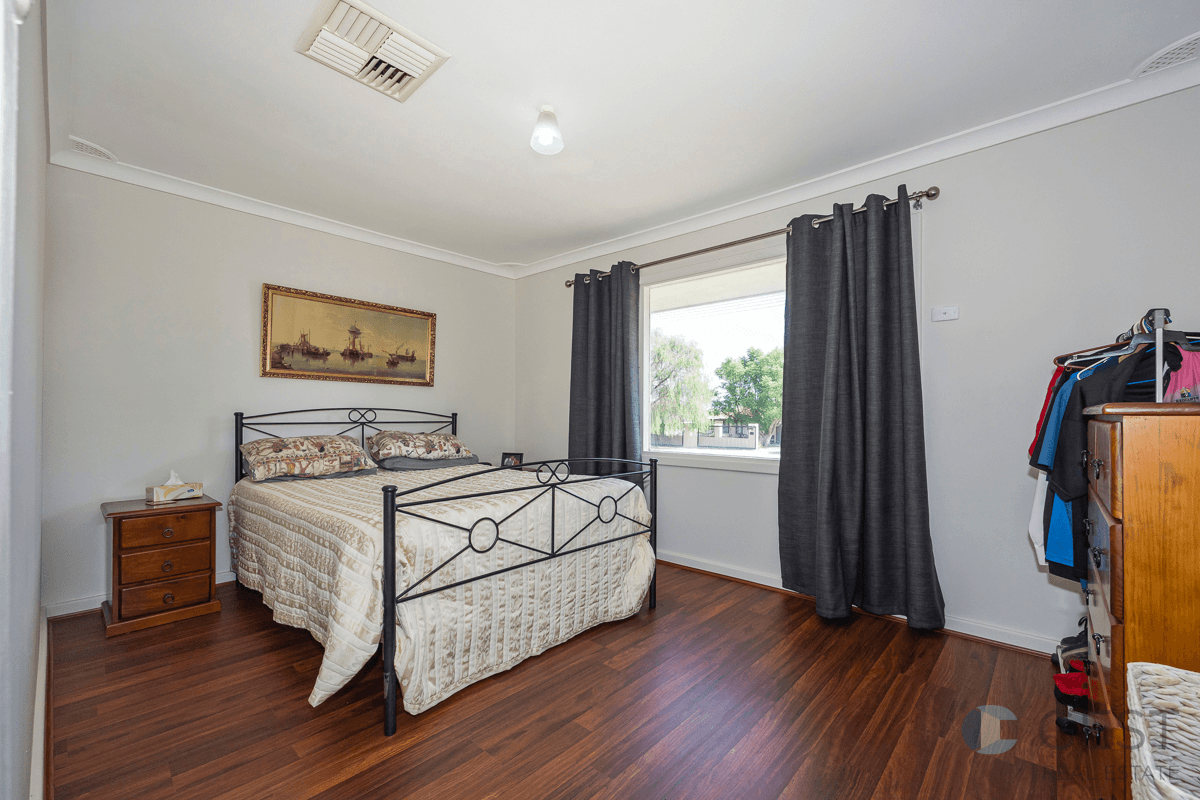 39 Connell Way, GIRRAWHEEN, WA 6064