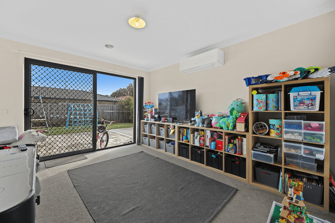 40 Summerhill Blvd, DROUIN, VIC 3818