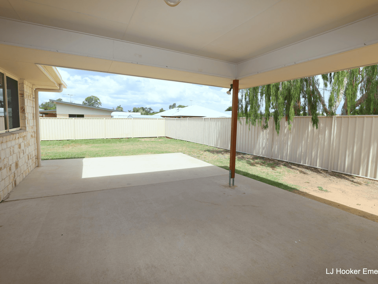 10 Blue Gums Drive, EMERALD, QLD 4720