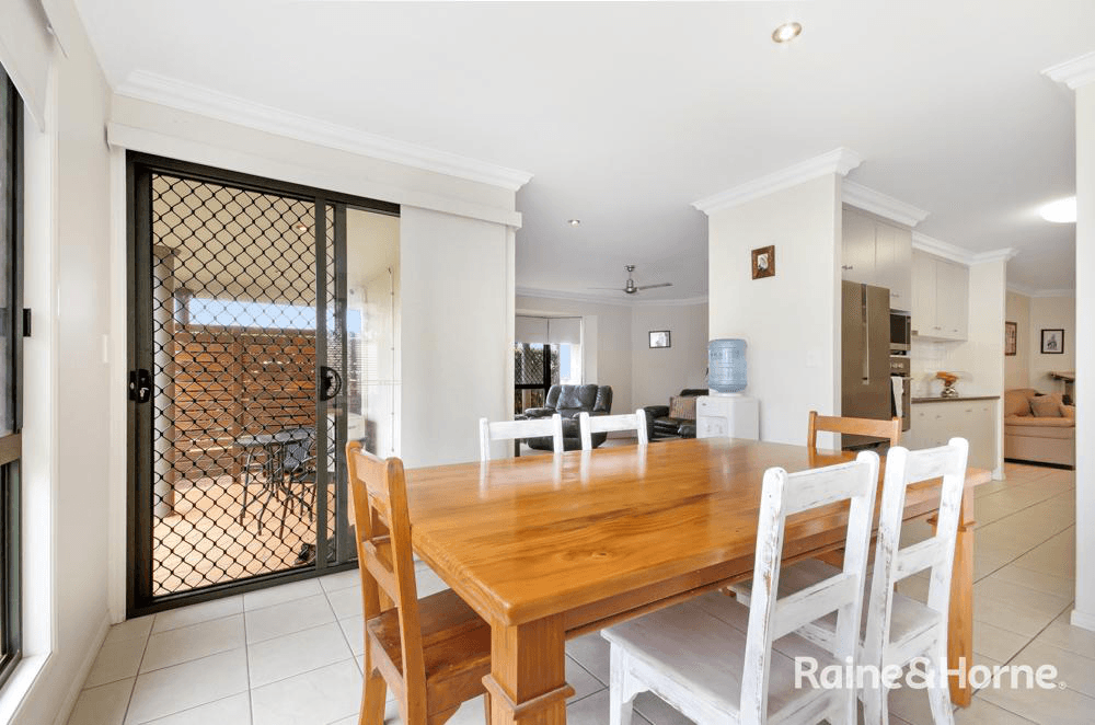 22 Leonie Court, NEW AUCKLAND, QLD 4680