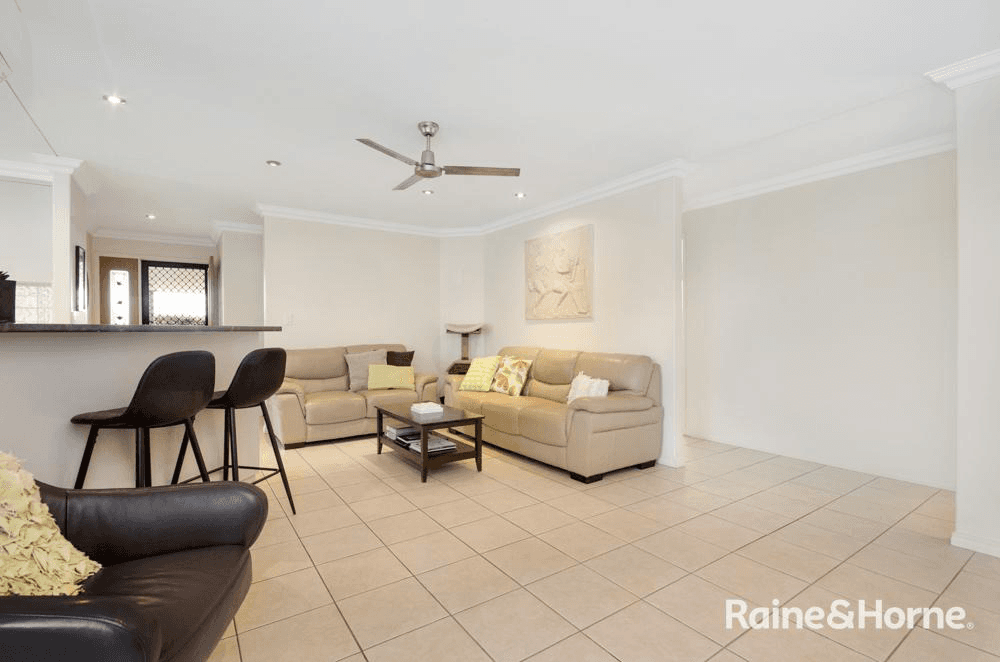 22 Leonie Court, NEW AUCKLAND, QLD 4680