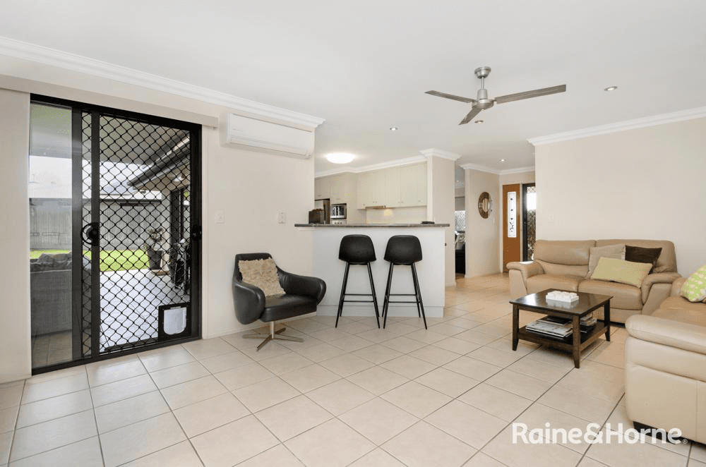 22 Leonie Court, NEW AUCKLAND, QLD 4680