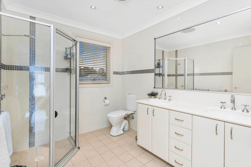 40 Eucalyptus Court, Picnic Point, NSW 2213