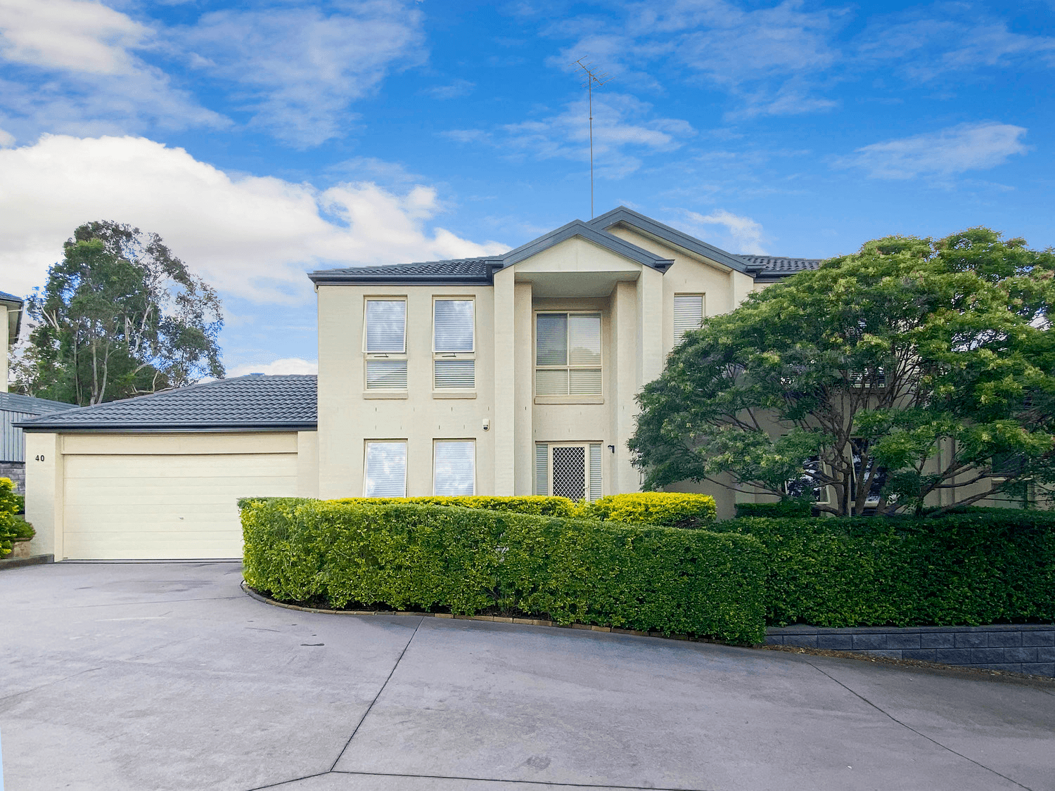 40 Eucalyptus Court, Picnic Point, NSW 2213