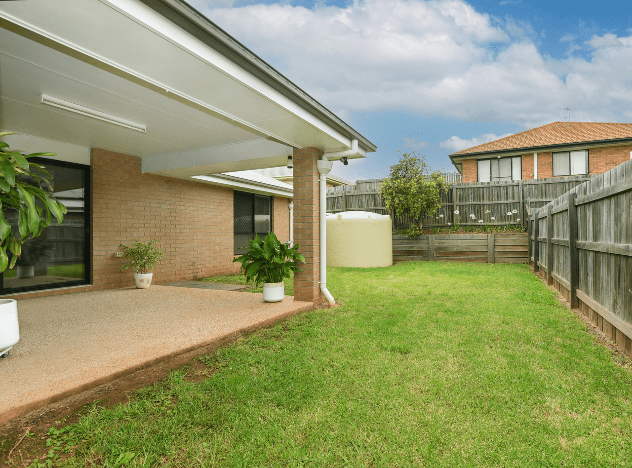 8 Balonne Drive, GLENVALE, QLD 4350