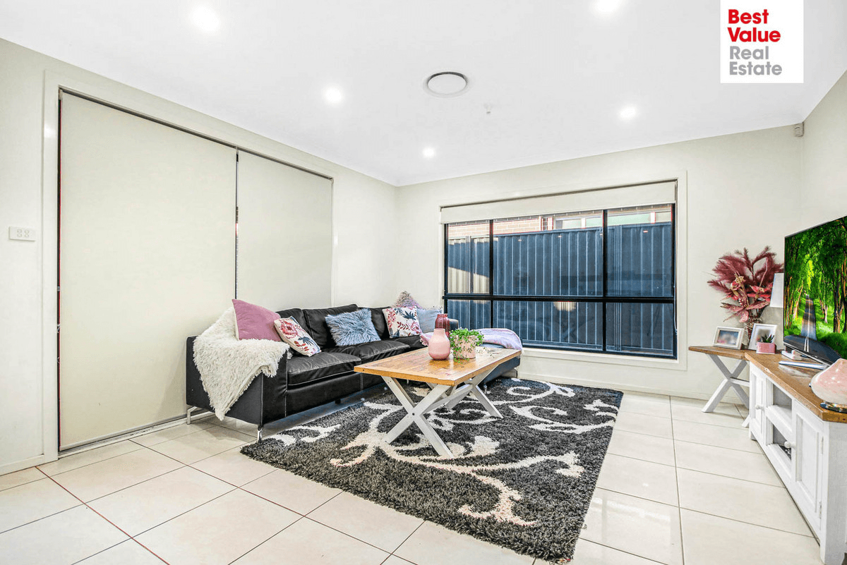 4 Leafy Street, JORDAN SPRINGS, NSW 2747