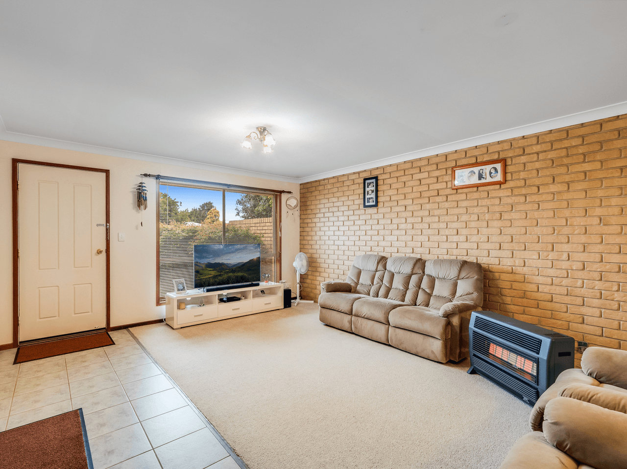 1 &amp; 2/9 Gabrielle Street, KEARNEYS SPRING, QLD 4350