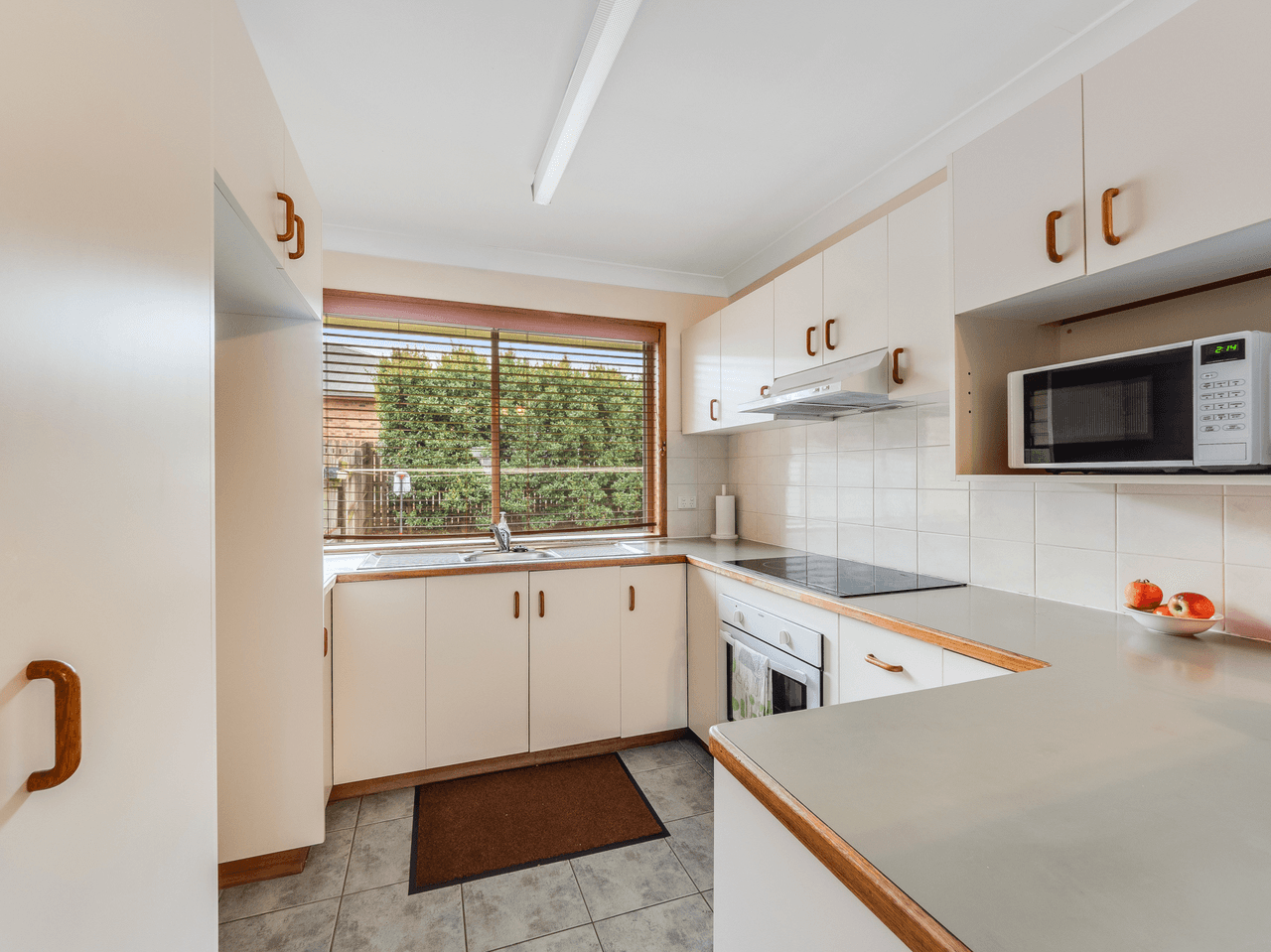 1 &amp; 2/9 Gabrielle Street, KEARNEYS SPRING, QLD 4350