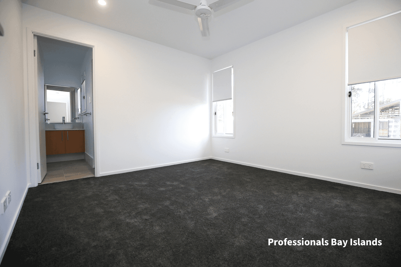 11 Banksia Street, Russell Island, QLD 4184