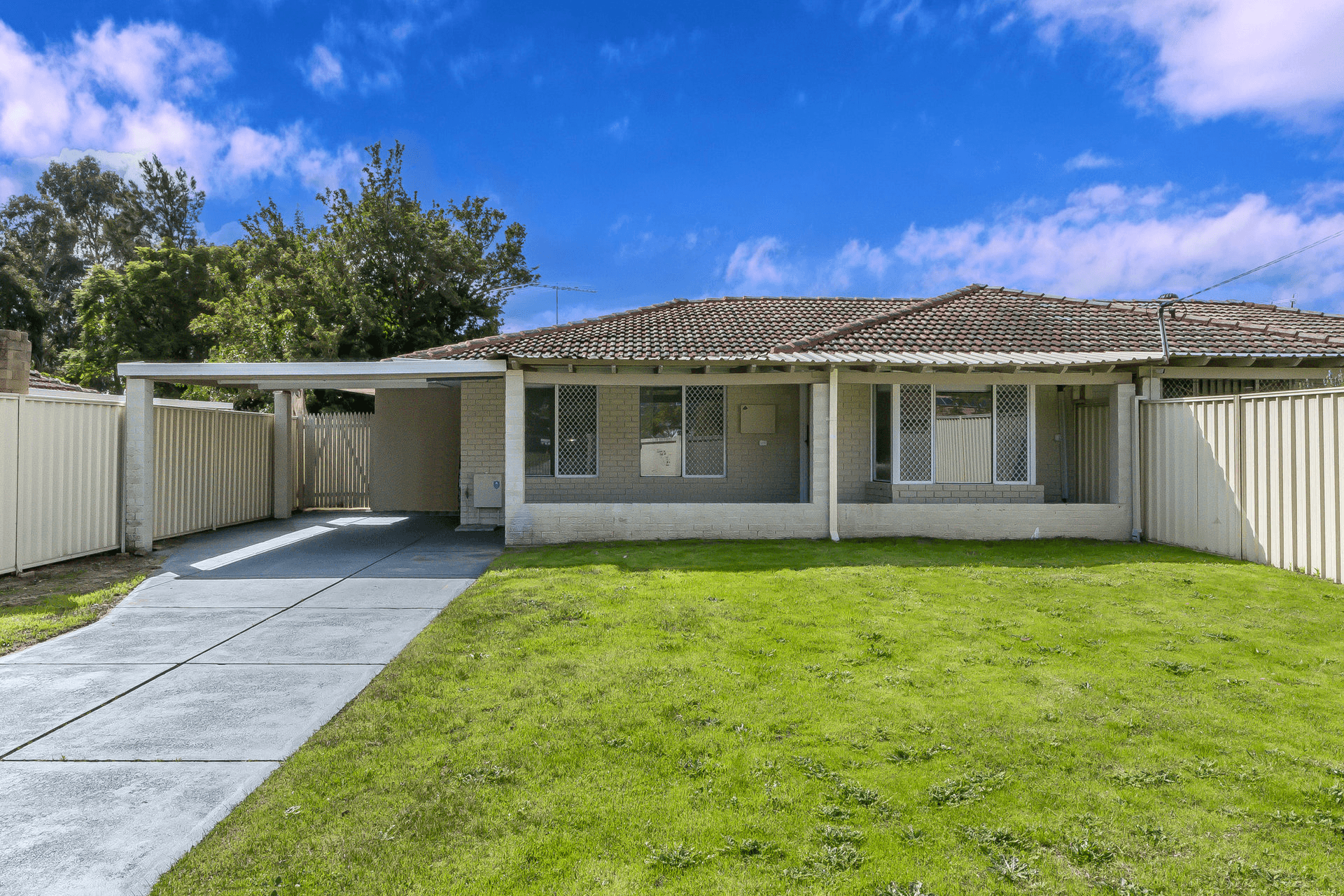 4 Kurrajong Way, Camillo, WA 6111