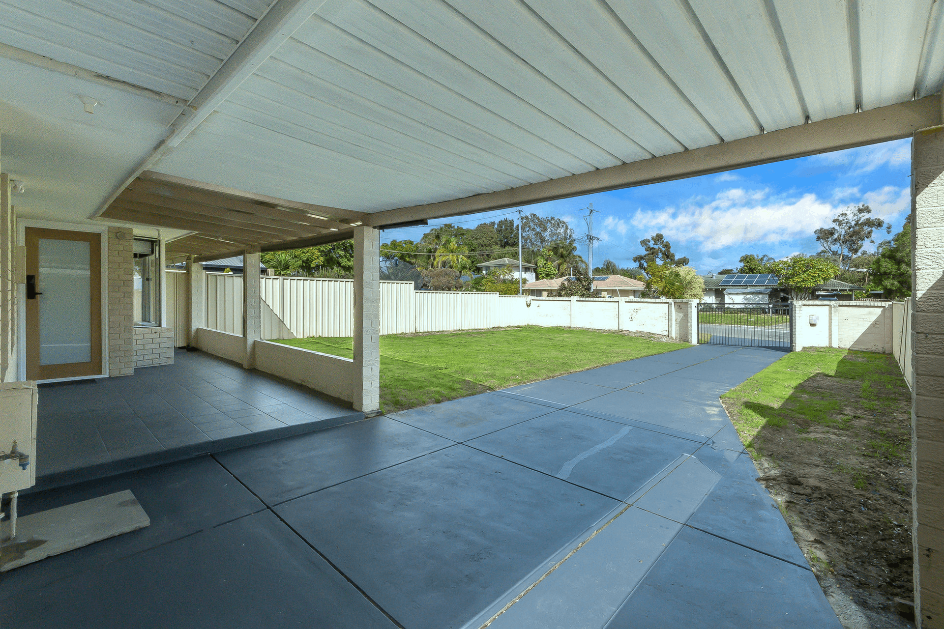 4 Kurrajong Way, Camillo, WA 6111