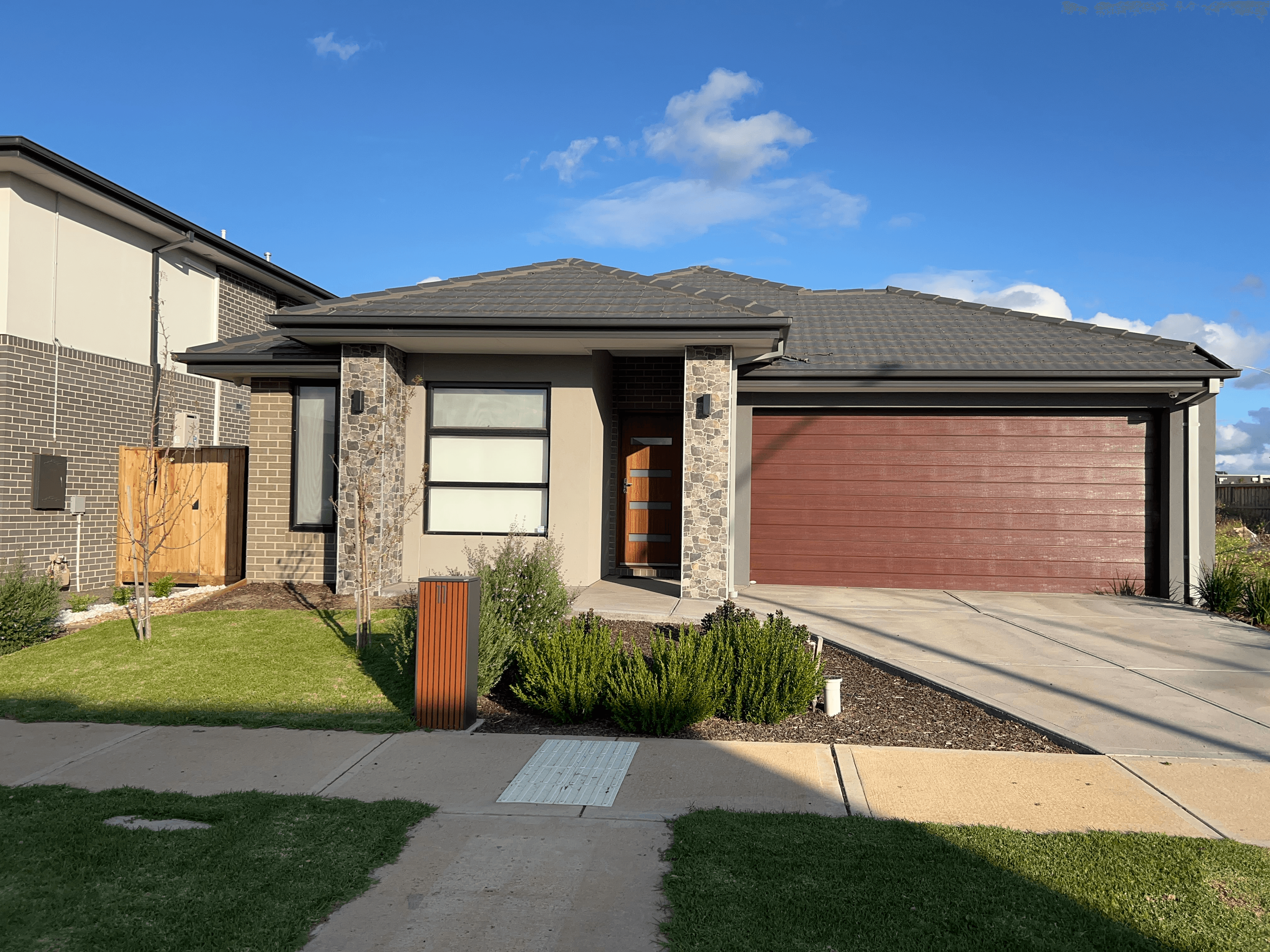 11 Saran Crescent, DEANSIDE, VIC 3336