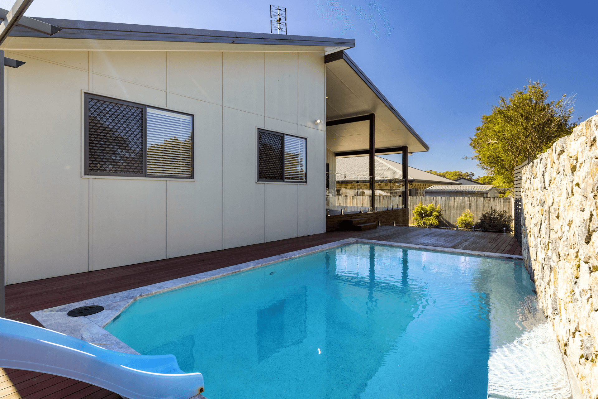 6 Cooee Court, Coes Creek, QLD 4560