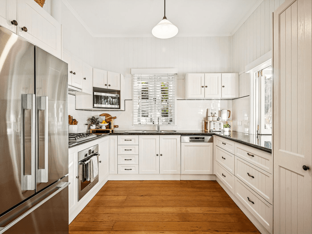 82 Bayview Terrace, CLAYFIELD, QLD 4011