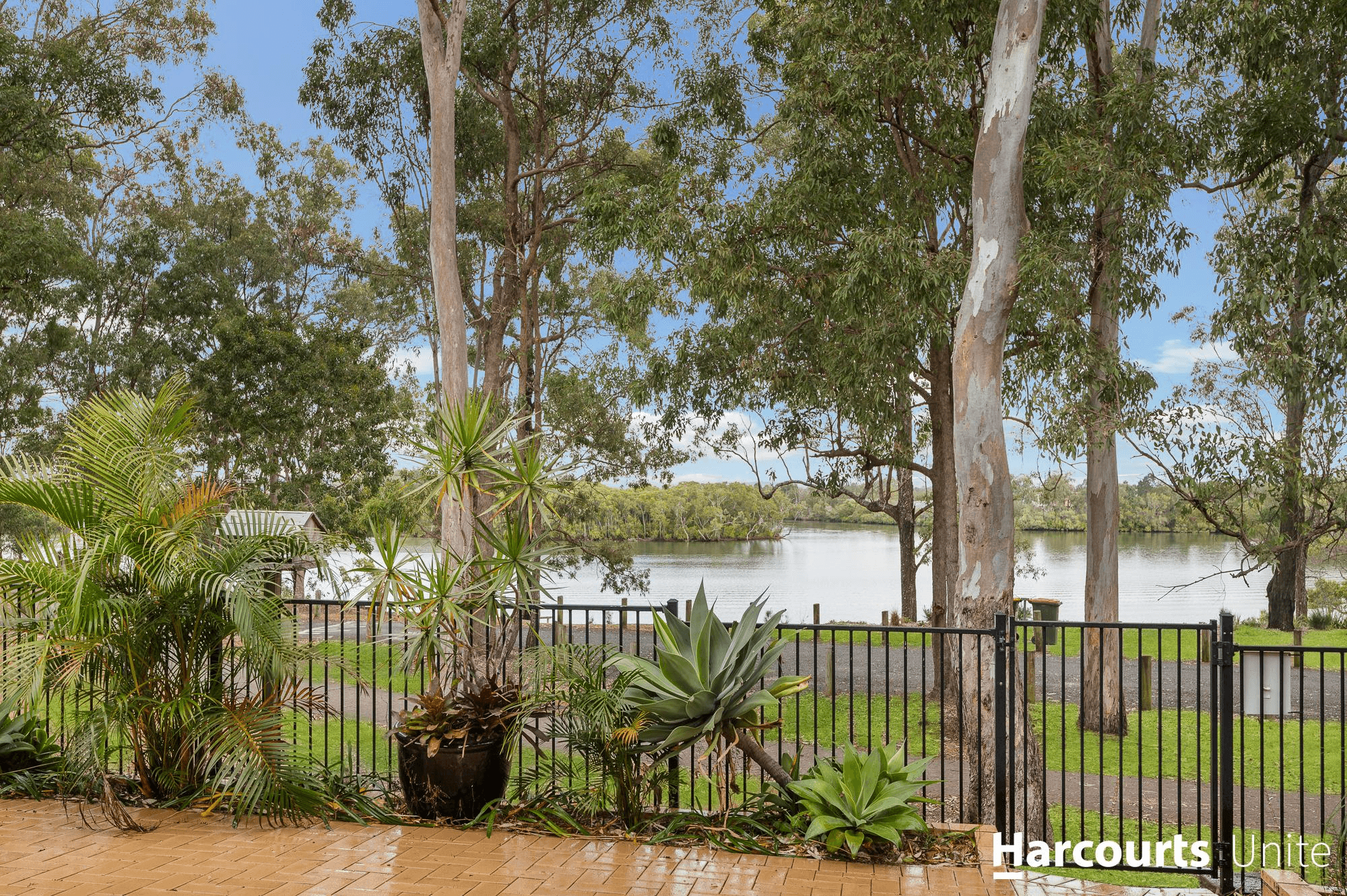 8 Warburton Street, MURRUMBA DOWNS, QLD 4503