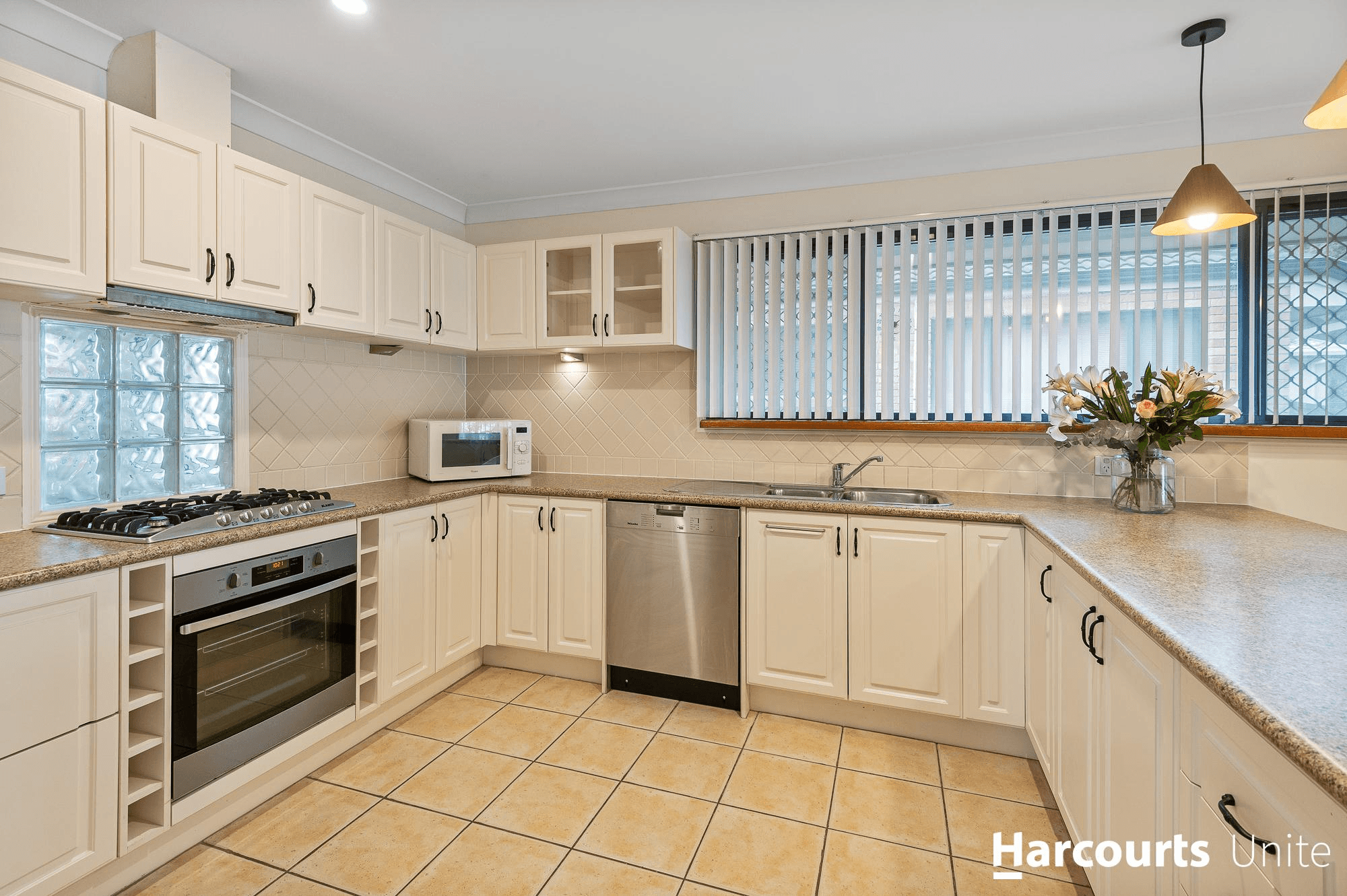 8 Warburton Street, MURRUMBA DOWNS, QLD 4503