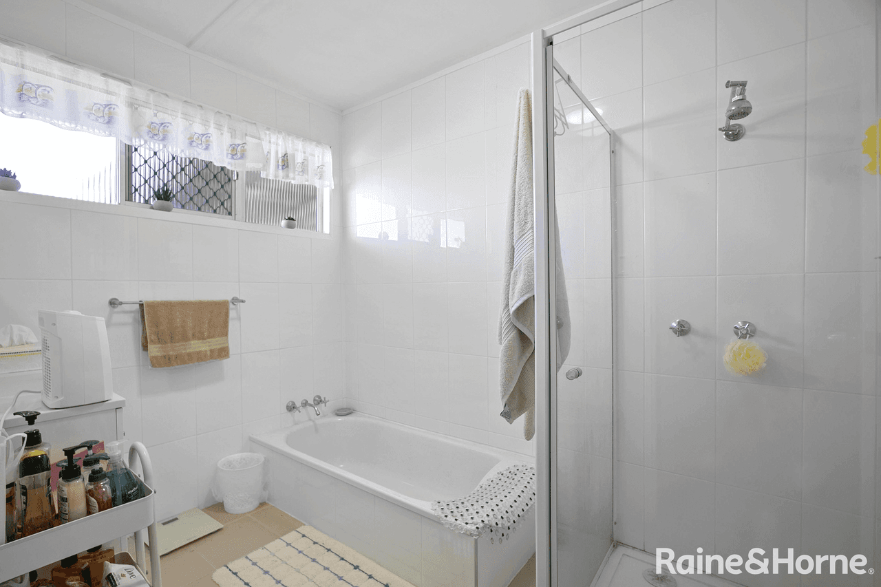 30 Tailor Street, TIN CAN BAY, QLD 4580