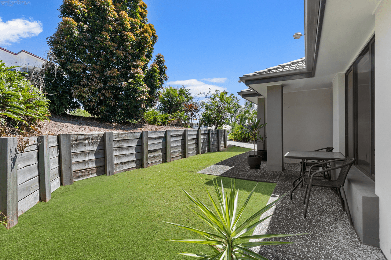 8 Aristotle Avenue, AUGUSTINE HEIGHTS, QLD 4300