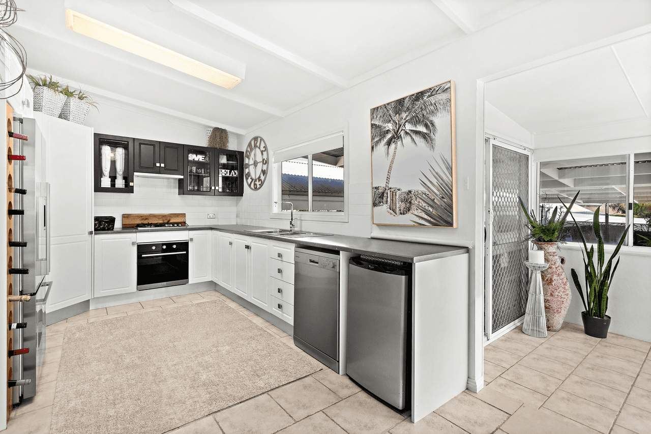 42 Little Lake Crescent, WARILLA, NSW 2528