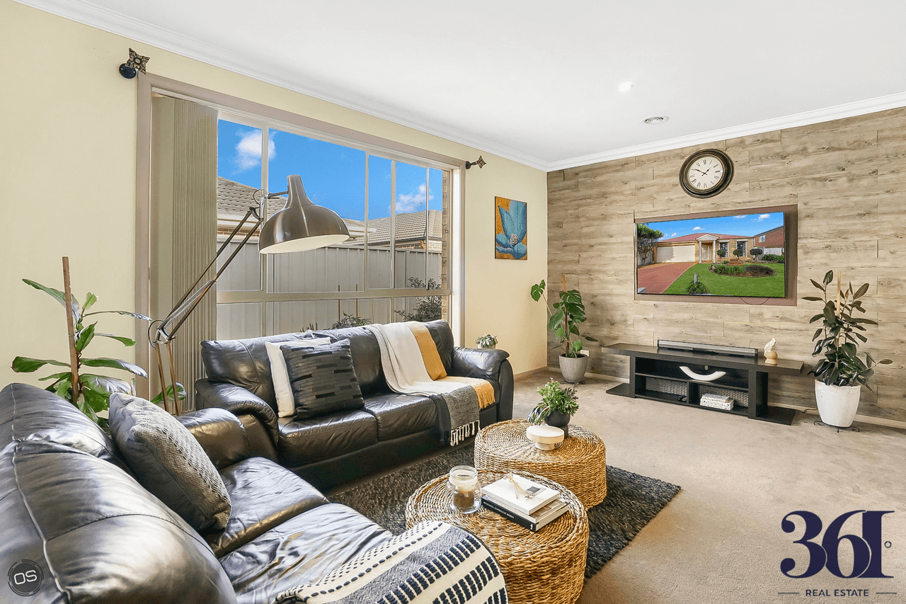 8 Waranga Close, CAROLINE SPRINGS, VIC 3023