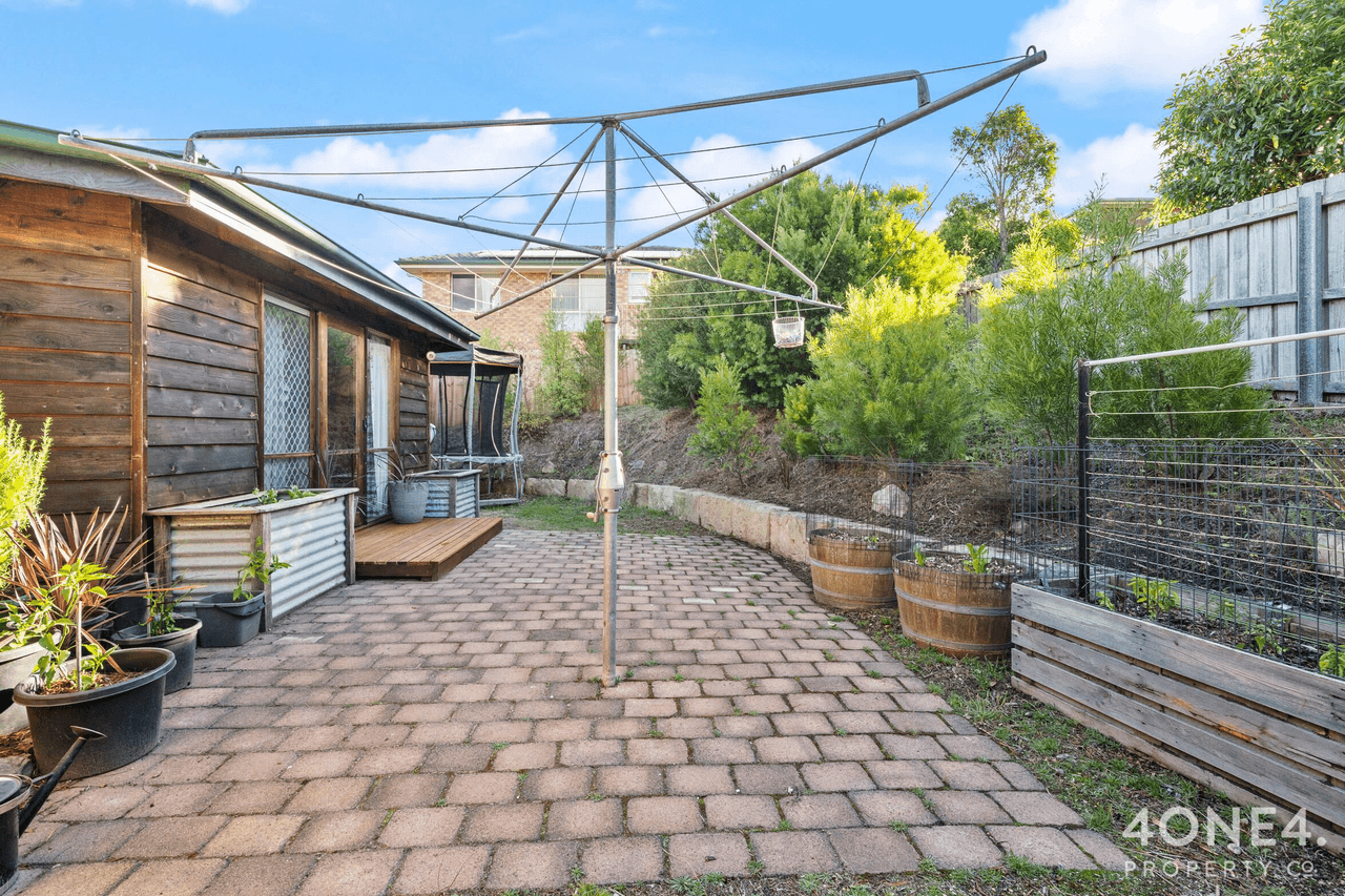 16 Clives Avenue, Old Beach, TAS 7017